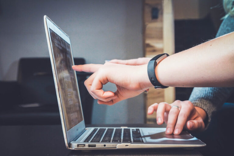 Ally Bank vs N26: US Online Banking vs European Neobank for Expats