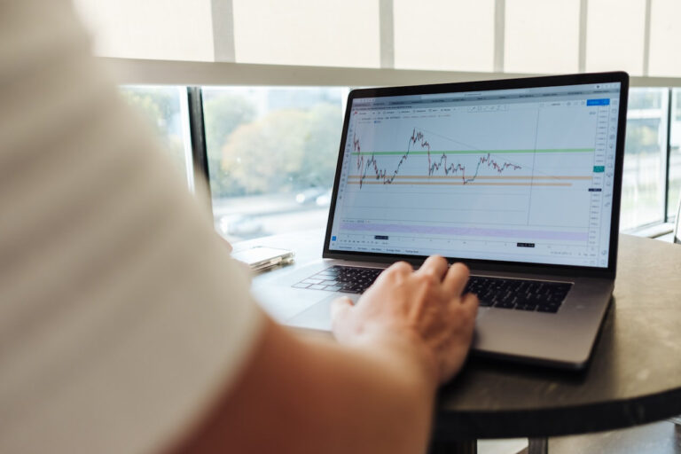 Wise vs Remitly: Which Service Sends Money Faster and Cheaper?