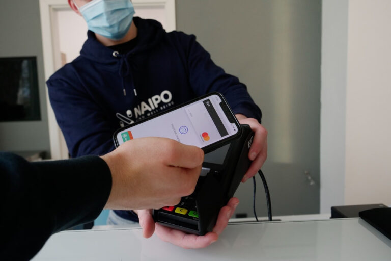 Greenlight vs Step: Best Banking App for Teens in 2026